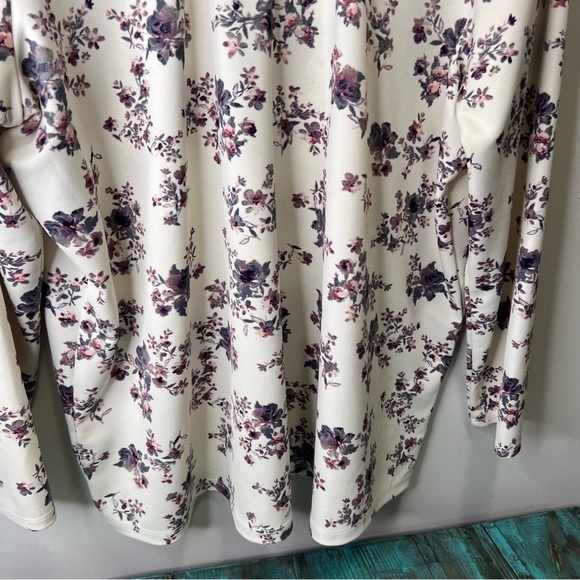 Addition Elle Love & Legend Criss Cross Back Floral Vneck Blouse Size 3x - Picture 7 of 10